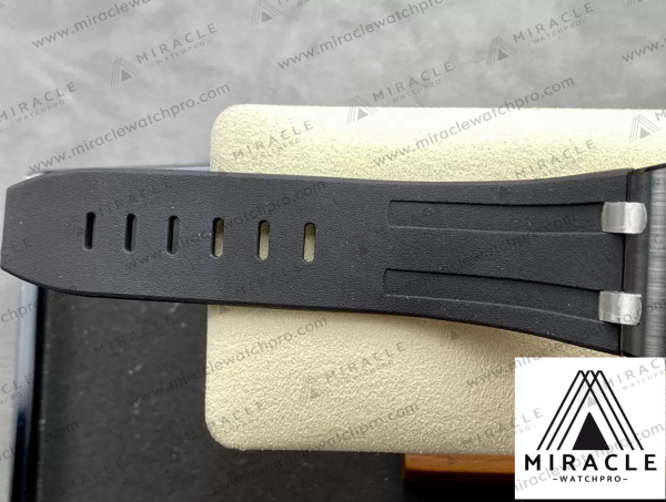 AUDEMARS-PIGUET-ROYAL-OAK-OFFSHORE-REF.15707CE.OO_.A002CA.01-ELITE-CLONE-42MM-9 AUDEMARS PIGUET-ROYAL OAK OFFSHORE-REF.15707CE.OO.A002CA.01-ELITE CLONE-42MM-Replica Watch