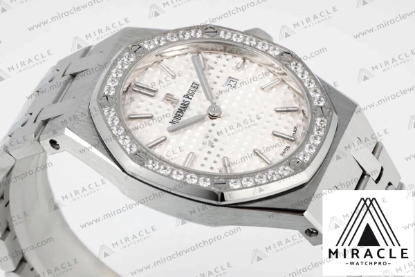 AUDEMARS PIGUET-ROYAL OAK-ref.67651ST.ZZ.1261ST.01-Elite Clone-33mm-Replica Watch