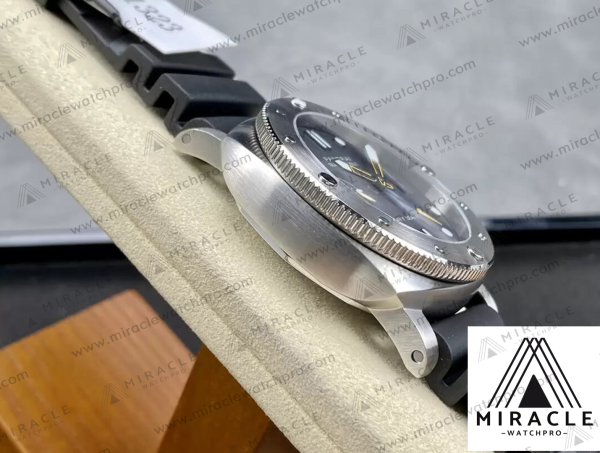 PANERAI-SUBMERSIBLE-PAM1323-ELITE-CLONE-44MM-5 Replica Watch-PANERAI-Submersible-PAM01323-Elite Clone-44mm