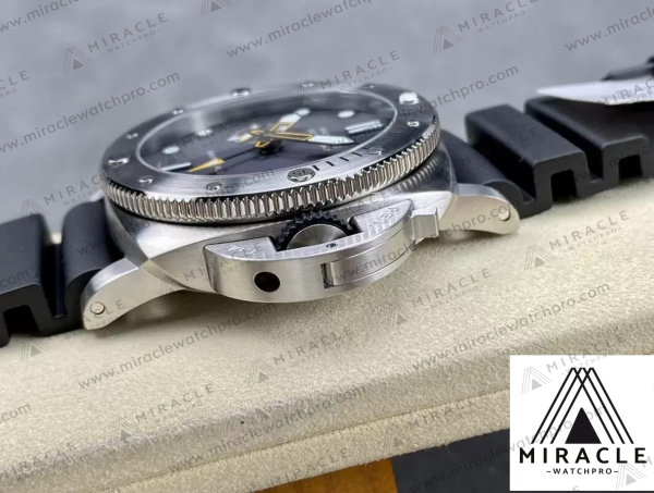 PANERAI-SUBMERSIBLE-PAM1323-ELITE-CLONE-44MM-6 Replica Watch-PANERAI-Submersible-PAM01323-Elite Clone-44mm