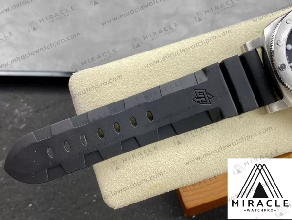 PANERAI-SUBMERSIBLE-PAM1323-ELITE-CLONE-44MM-9 Replica Watch-PANERAI-Submersible-PAM01323-Elite Clone-44mm