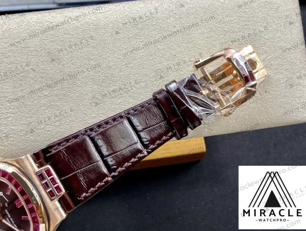 PATEK-PHILIPPE-Nautilus-ref.5724R-001-Elite-Clone-40mm-8 Replica Watch-PATEK PHILIPPE-Nautilus-ref.5724R-001-Elite Clone-40mm