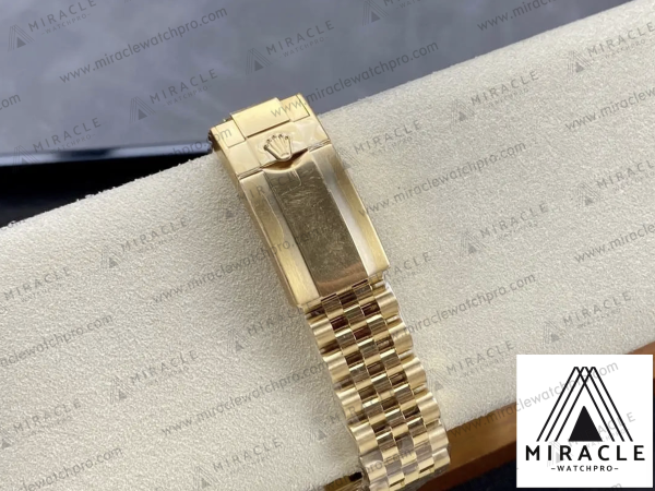 ROLEX-GMT MASTER II-ref. M126718GRNR-0001-Elite Clone-40mm-Replica Watch