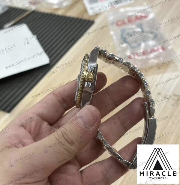 ROLEX-GMT-MASTER-II-ref.M126713GRNR-0001-Elite-Clone-40mm-4 ROLEX-GMT MASTER II-ref.M126713GRNR-0001-Elite Clone-40mm-Replica Watch