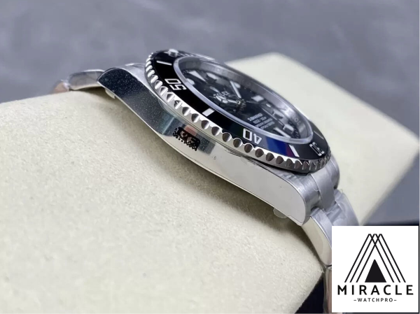 ROLEX-SUBMARINER-DATE-ref.m124060-0001-Elite-Clone-41mm-5 ROLEX-SUBMARINER DATE-ref.m124060-0001-Elite Clone-41mm-Replica Watch