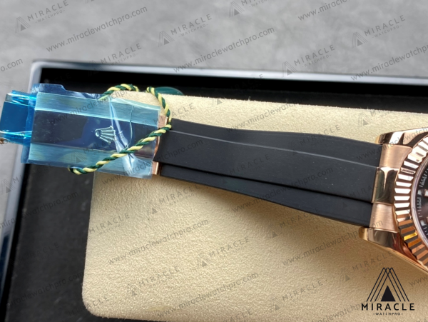 Replica Watch-ROLEX-Sky Dweller-REF.M326235-0006-ELITE CLONE-42MM