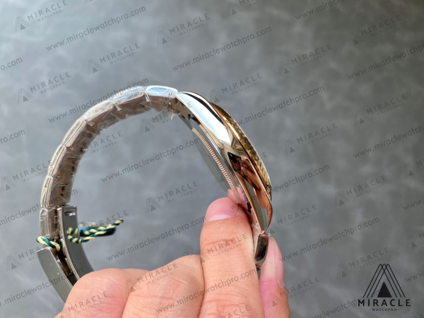 Replica Watch-ROLEX-Sky Dweller-REF.M326933-0009-ELITE CLONE-42MM